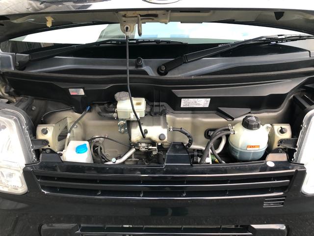 ＮＶ１００クリッパーバン ＤＸ　ＧＬエマージェンシーブレーキパッケージ　ハイルーフ　５ＡＧＳ車　前方踏み間違い防止　市販アルミホイール　ＧＬパッケージで前席パワーウインドウ、電動ドアミラーも装備。リヤはベンチシートで荷物もたっぷり。緊急ブレーキ・踏み間違い防止で安全面も◎（48枚目）