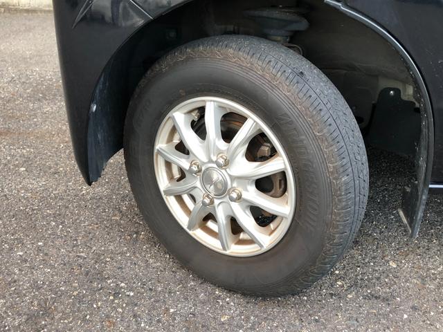 ＮＶ１００クリッパーバン ＤＸ　ＧＬエマージェンシーブレーキパッケージ　ハイルーフ　５ＡＧＳ車　前方踏み間違い防止　市販アルミホイール　ＧＬパッケージで前席パワーウインドウ、電動ドアミラーも装備。リヤはベンチシートで荷物もたっぷり。緊急ブレーキ・踏み間違い防止で安全面も◎（49枚目）