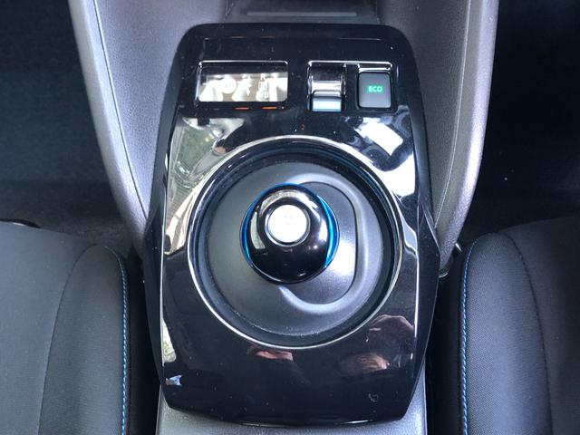 マウスのように、くいっくいっと操作するシフトノブ