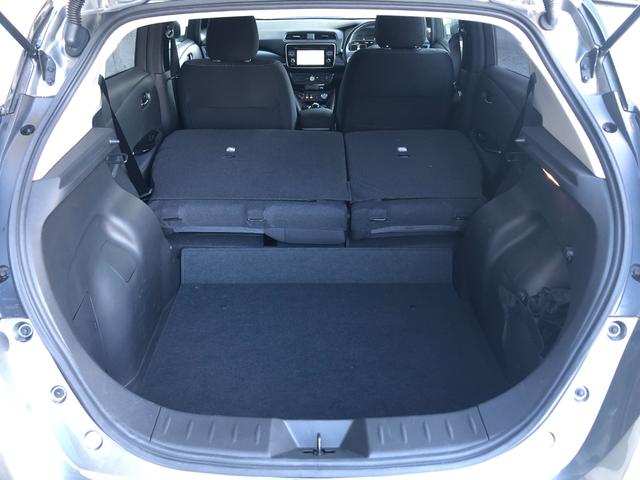 リヤシートを倒すと、広大なカーゴルーム