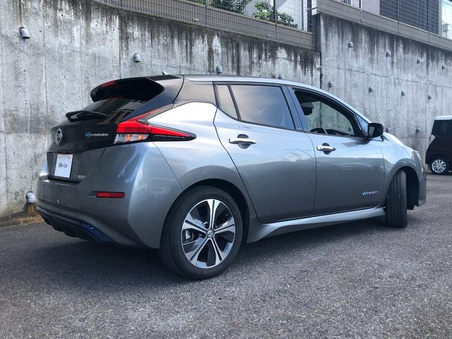 両サイド、リヤにＺｅｒｏＥｍｉｓｓｉｏｎのエンブレム。