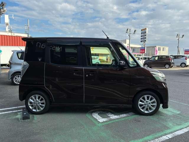 デイズルークス ハイウェイスター　Ｘ　Ｖセレクション＋セーフティＩＩ　助手席側オートスライドドアー　キセノンヘッドライト　ドライブレコーダー　ＥＴＣ　純正メモリーナビ　アラウンドビューモニター　エマージェンシーブレーキ・踏み間違い防止　インテリジェントキー（8枚目）