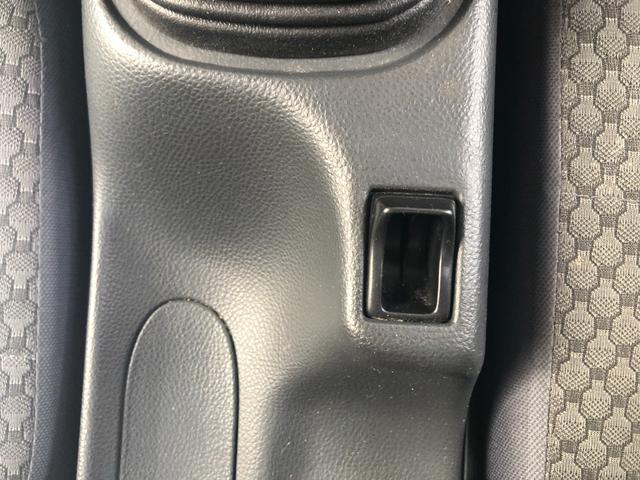 ＮＴ１００クリッパートラック ＧＸ　パワステ　パワーウインドウ　フォグ　２輪駆動⇔４輪駆動はスイッチひとつで切り替え、４輪駆動ＨＩ／ＬＯＷ切り替え、デフロック・ブレーキＬＳＤで、悪路走破もまかせてください。（33枚目）