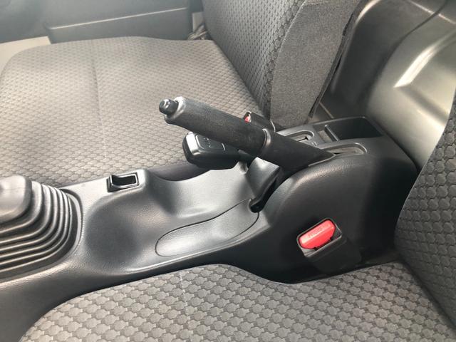 ＮＴ１００クリッパートラック ＧＸ　パワステ　パワーウインドウ　フォグ　２輪駆動⇔４輪駆動はスイッチひとつで切り替え、４輪駆動ＨＩ／ＬＯＷ切り替え、デフロック・ブレーキＬＳＤで、悪路走破もまかせてください。（39枚目）