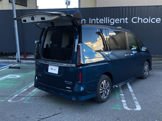 セレナ e-4ORCE ハイウェイスターV コネクトナビ 寒冷地 AC100V アラウンドビュー ドラレコ プロパイロットパーキング e-POWER&e-4ORCEによる、電気の力で4WDの常識をくつがえす「走る・曲がる・止まる」性能を発揮(51枚目)