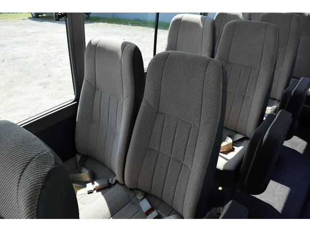 ロング ハイルーフ メッキホイル 自動ドア リクライニング ホイルメッキ化粧カバー メッキナットカバー 乗車定員29人 AT車 全長698 幅203 高さ258 社外ナビ CDデッキ バックカメラ ETC(17枚目)