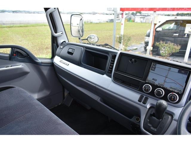 ワイドキャブロング全低床カスタム 積載車 社外ナビ ETC 内寸570・226 積載量3100キロ 3人乗車 ウインチ ラジコン メッキバンパー ナビ フルセグ 走行中OK DVD ドライブレコーダー シートカバー AT車(4枚目)
