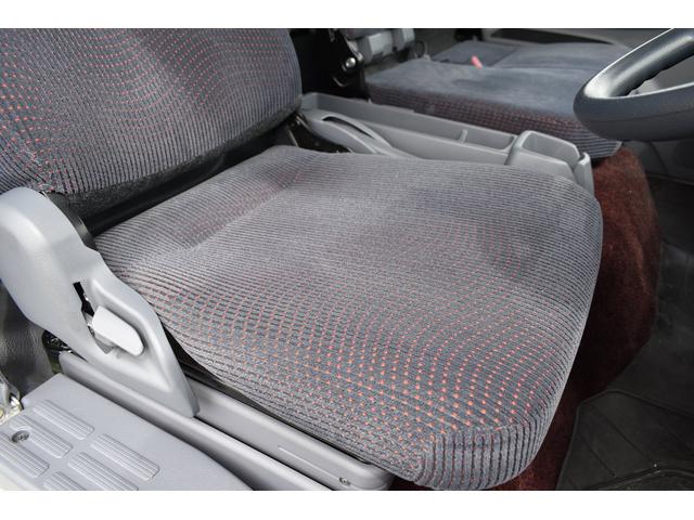 ワイドキャブロング全低床カスタム 積載車 社外ナビ ETC 内寸570・226 積載量3100キロ 3人乗車 ウインチ ラジコン メッキバンパー ナビ フルセグ 走行中OK DVD ドライブレコーダー シートカバー AT車(9枚目)