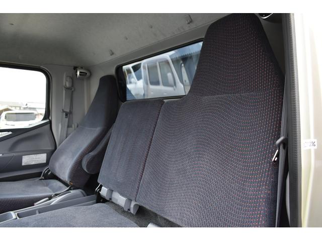 ワイドキャブロング全低床カスタム 積載車 社外ナビ ETC 内寸570・226 積載量3100キロ 3人乗車 ウインチ ラジコン メッキバンパー ナビ フルセグ 走行中OK DVD ドライブレコーダー シートカバー AT車(16枚目)