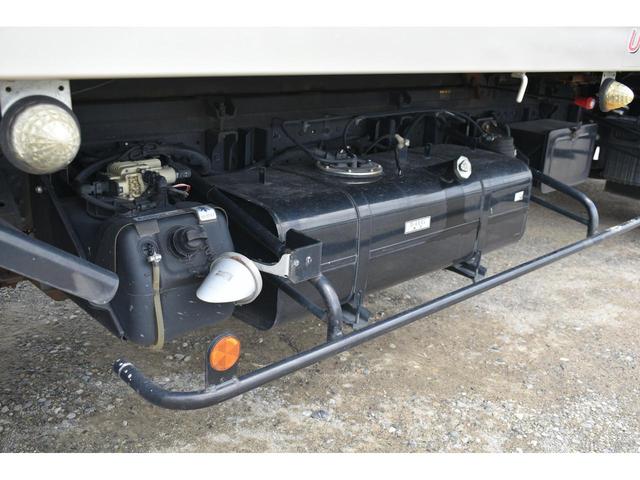 ワイドキャブロング全低床カスタム 積載車 社外ナビ ETC 内寸570・226 積載量3100キロ 3人乗車 ウインチ ラジコン メッキバンパー ナビ フルセグ 走行中OK DVD ドライブレコーダー シートカバー AT車(67枚目)