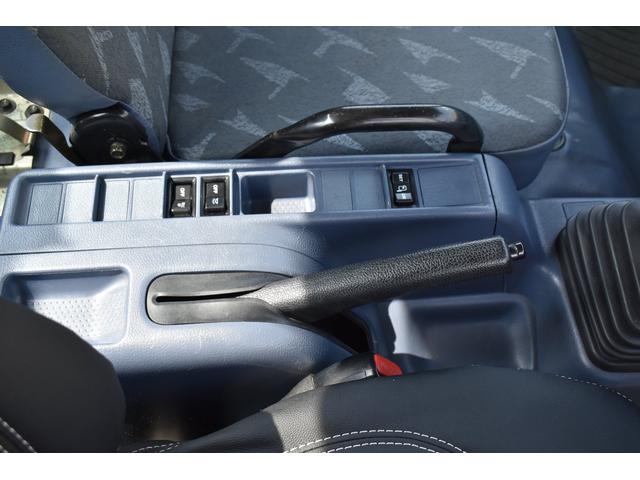 ベースグレード 4段ユニック ラジコン タダノ メッキパーツ 荷台鉄板加工 メッキバンパー メッキコーナーパネル シートカバー 5速MT車 電格ミラー フックイン 荷台内寸 520・212 タダノ製ユニック(13枚目)