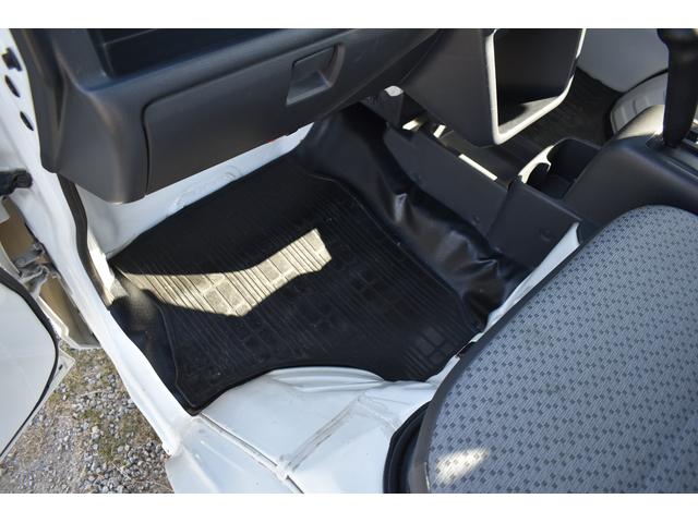 KC ユーザー買取車 エアコン パワステ AT車 4WD 社外AW(18枚目)