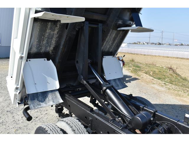 強化ダンプ 2トン高床ダンプ 5速MT車 メッキバンパー メッキコーナーパネル スムーサー 積載2000キロ 乗車3人 シートカバー(18枚目)