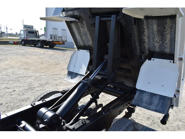 強化ダンプ 2トン高床ダンプ 5速MT車 メッキバンパー メッキコーナーパネル スムーサー 積載2000キロ 乗車3人 シートカバー(20枚目)