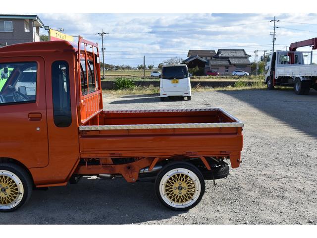 ハイゼットトラック ジャンボ　ジャンボＳＡＩＩＩｔ　４ＷＤ　ＡＴ車　エアコン　パワステ　パワーウインドウ　キーレス　ＬＥＤヘッドライト　フォグ　カラーパック　１６ＡＷ　荷台アルミ縞鋼板加工　ドラレコ　ＥＴＣ　シートカバー　ＳＤナビ（42枚目）