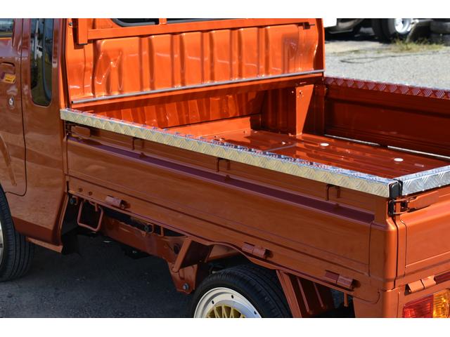 ジャンボ ジャンボSAIIIt 4WD AT車 エアコン パワステ パワーウインドウ キーレス LEDヘッドライト フォグ カラーパック 16AW 荷台アルミ縞鋼板加工 ドラレコ ETC シートカバー SDナビ(76枚目)