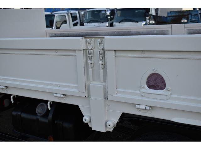 ベースグレード 古河ユニック 3段 新品ラジコン フックイン ラジコン ベッド付き 6速MT車 荷台鉄板加工 ETC 左右アオリ2分割 ロープ穴左右3カ所 荷台寸法515 212 URU343 最大積載2550キロ(57枚目)