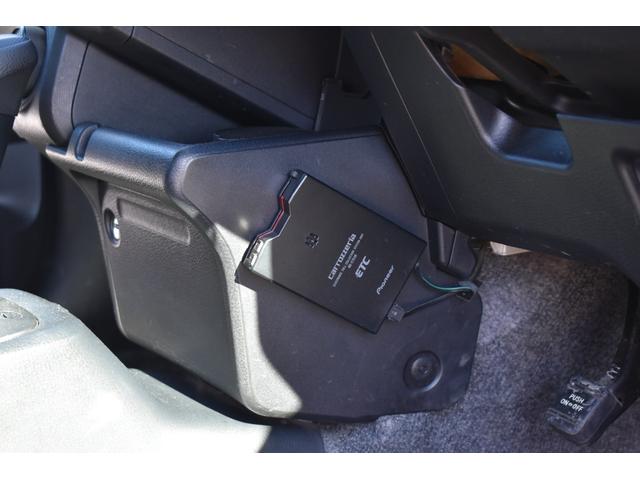 DXコンフォート 社外ナビ キーレス ETC 乗車定員5人 運転席パワーウインドウ エアーバック パワステアリング 買取車 ガソリン車 AT車両 後席助手席手動ウインドウ ABS 純正スチールホイル エアコン ABS(6枚目)