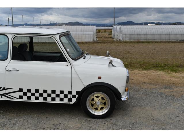 ＭＩＮＩ 　ディーラー車　社外１２インチアルミホイール　オーバーフェンダー　ローダウン　４速ミッション車　エアコン　メッキバンパー　モケットシート　フェンダーミラー　右ハンドル　実走行距離車　１３００ＣＣ（78枚目）