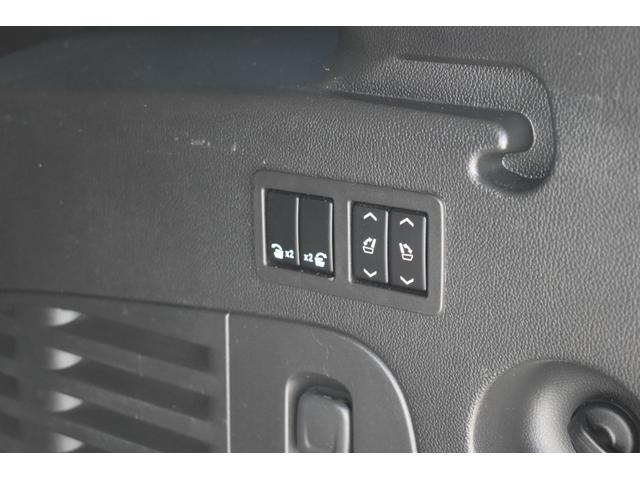 ＥＳＶ　エアロ　社外２６ＡＷ　新グリル　ＥＴＣ　ＬＥＤライト　黒革シート　２列目ベンチシート　１ナンバー登録車両　純正ナビ　ナビパネル新品交換　フリップダウンモニター　電動リアゲート　サンルーフ　乗車定員５人(38枚目)