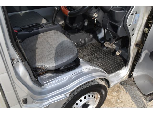 KCエアコン・パワステ エアコン パワーステアリング ETC オートマ車両 乗車定員2人 荷台ゴムマット 荷台アルミ縞鋼板加工取付 手動ウインドウ 2WD 社外オーディオ(8枚目)