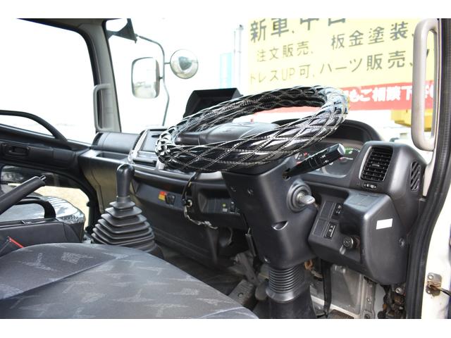 4トンユニック タダノ4段 ユニック ラジコン エアコン パワステ Bカメラ ETC 6速ミッション車 アルミ縞鋼板加工 ステンレス加工 ロープフック荷台内6カ所 乗車定員3人 荷台寸法540 211(4枚目)