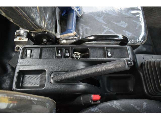 4トンユニック タダノ4段 ユニック ラジコン エアコン パワステ Bカメラ ETC 6速ミッション車 アルミ縞鋼板加工 ステンレス加工 ロープフック荷台内6カ所 乗車定員3人 荷台寸法540 211(6枚目)