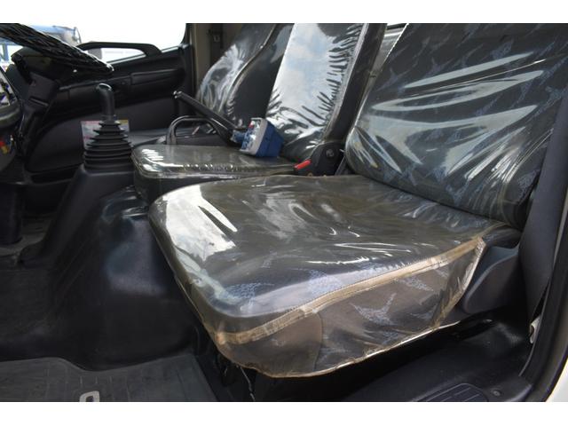 4トンユニック タダノ4段 ユニック ラジコン エアコン パワステ Bカメラ ETC 6速ミッション車 アルミ縞鋼板加工 ステンレス加工 ロープフック荷台内6カ所 乗車定員3人 荷台寸法540 211(13枚目)