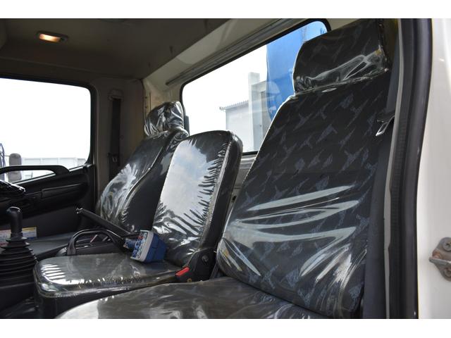 4トンユニック タダノ4段 ユニック ラジコン エアコン パワステ Bカメラ ETC 6速ミッション車 アルミ縞鋼板加工 ステンレス加工 ロープフック荷台内6カ所 乗車定員3人 荷台寸法540 211(14枚目)