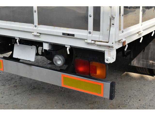 4トンユニック タダノ4段 ユニック ラジコン エアコン パワステ Bカメラ ETC 6速ミッション車 アルミ縞鋼板加工 ステンレス加工 ロープフック荷台内6カ所 乗車定員3人 荷台寸法540 211(30枚目)