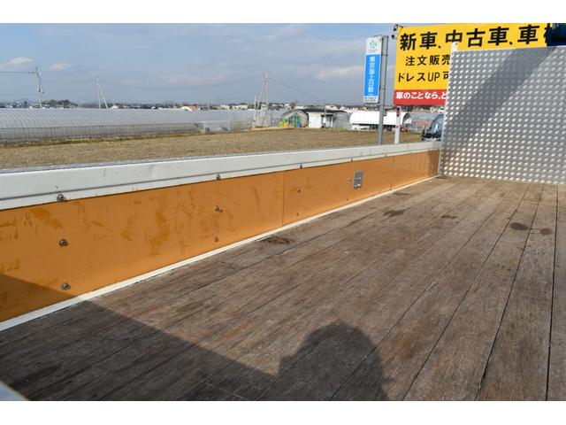 4トンユニック タダノ4段 ユニック ラジコン エアコン パワステ Bカメラ ETC 6速ミッション車 アルミ縞鋼板加工 ステンレス加工 ロープフック荷台内6カ所 乗車定員3人 荷台寸法540 211(54枚目)