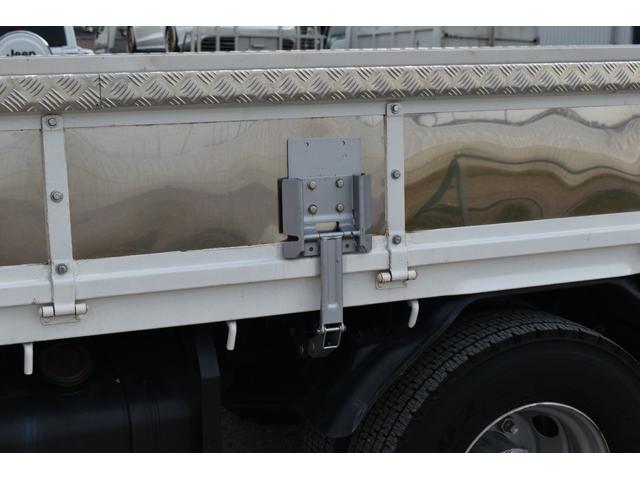 4トンユニック タダノ4段 ユニック ラジコン エアコン パワステ Bカメラ ETC 6速ミッション車 アルミ縞鋼板加工 ステンレス加工 ロープフック荷台内6カ所 乗車定員3人 荷台寸法540 211(60枚目)
