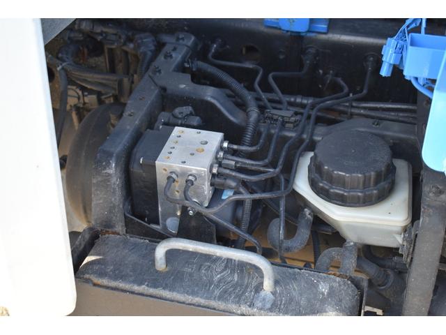 4トンユニック タダノ4段 ユニック ラジコン エアコン パワステ Bカメラ ETC 6速ミッション車 アルミ縞鋼板加工 ステンレス加工 ロープフック荷台内6カ所 乗車定員3人 荷台寸法540 211(66枚目)