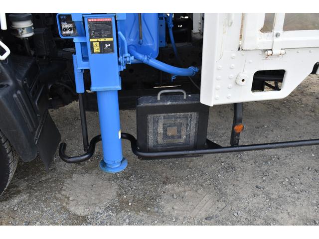 4トンユニック タダノ4段 ユニック ラジコン エアコン パワステ Bカメラ ETC 6速ミッション車 アルミ縞鋼板加工 ステンレス加工 ロープフック荷台内6カ所 乗車定員3人 荷台寸法540 211(74枚目)