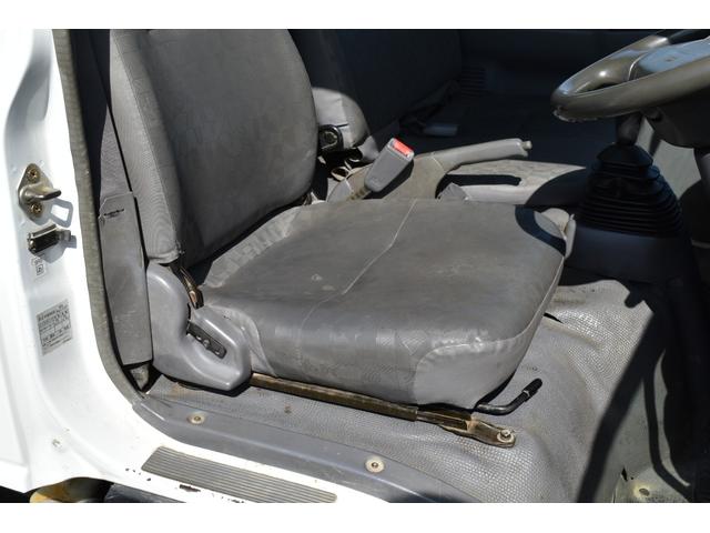強化ダンプ 3トン深ダンプ 観音開き仕様 3ペダル 5速ミッション車 ディーゼル車 土砂禁ダンプ エアーバック 新品メッキバンパー メッキミラーカバー メッキコーナーパネル メッキグリル ロープフック左右5カ所(8枚目)