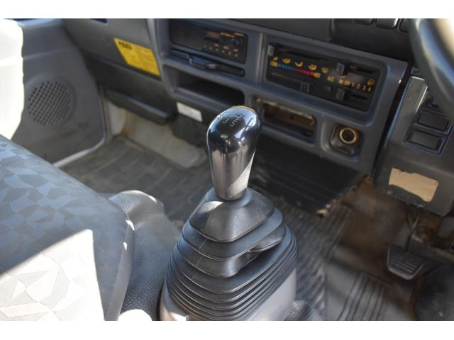 強化ダンプ 3トン深ダンプ 観音開き仕様 3ペダル 5速ミッション車 ディーゼル車 土砂禁ダンプ エアーバック 新品メッキバンパー メッキミラーカバー メッキコーナーパネル メッキグリル ロープフック左右5カ所(9枚目)