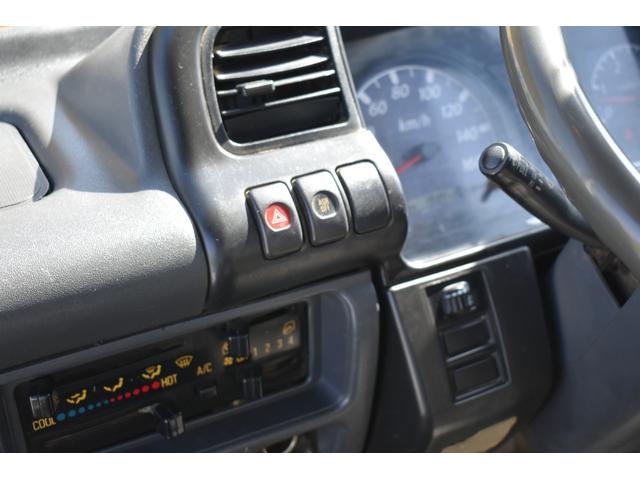 強化ダンプ 3トン深ダンプ 観音開き仕様 3ペダル 5速ミッション車 ディーゼル車 土砂禁ダンプ エアーバック 新品メッキバンパー メッキミラーカバー メッキコーナーパネル メッキグリル ロープフック左右5カ所(13枚目)