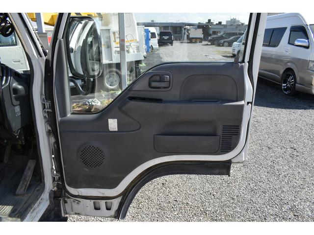 強化ダンプ 3トン深ダンプ 観音開き仕様 3ペダル 5速ミッション車 ディーゼル車 土砂禁ダンプ エアーバック 新品メッキバンパー メッキミラーカバー メッキコーナーパネル メッキグリル ロープフック左右5カ所(20枚目)