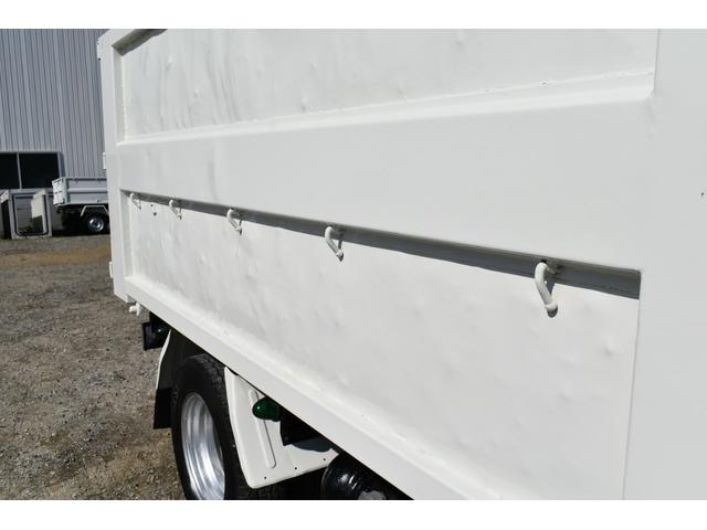 強化ダンプ 3トン深ダンプ 観音開き仕様 3ペダル 5速ミッション車 ディーゼル車 土砂禁ダンプ エアーバック 新品メッキバンパー メッキミラーカバー メッキコーナーパネル メッキグリル ロープフック左右5カ所(34枚目)