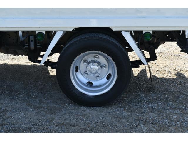強化ダンプ 3トン深ダンプ 観音開き仕様 3ペダル 5速ミッション車 ディーゼル車 土砂禁ダンプ エアーバック 新品メッキバンパー メッキミラーカバー メッキコーナーパネル メッキグリル ロープフック左右5カ所(35枚目)