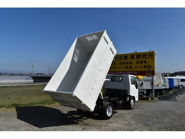 強化ダンプ 3トン深ダンプ 観音開き仕様 3ペダル 5速ミッション車 ディーゼル車 土砂禁ダンプ エアーバック 新品メッキバンパー メッキミラーカバー メッキコーナーパネル メッキグリル ロープフック左右5カ所(42枚目)