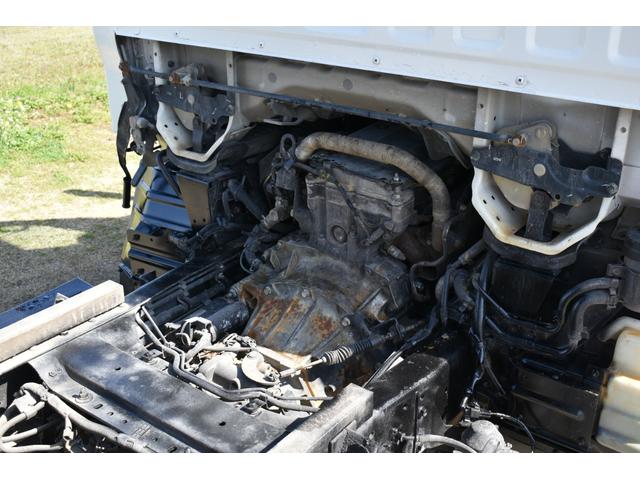 強化ダンプ 3トン深ダンプ 観音開き仕様 3ペダル 5速ミッション車 ディーゼル車 土砂禁ダンプ エアーバック 新品メッキバンパー メッキミラーカバー メッキコーナーパネル メッキグリル ロープフック左右5カ所(47枚目)