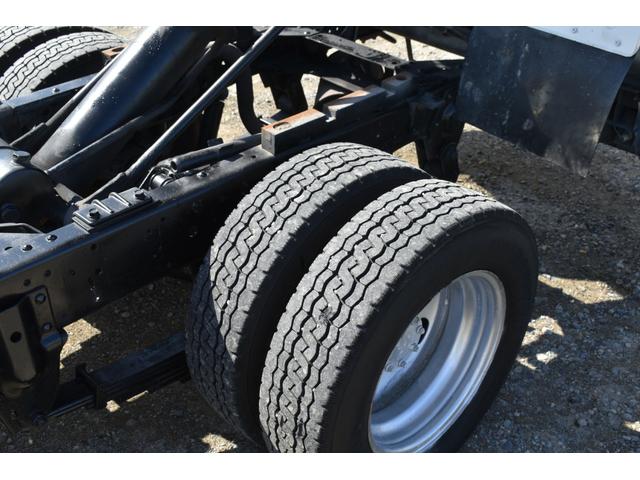強化ダンプ 3トン深ダンプ 観音開き仕様 3ペダル 5速ミッション車 ディーゼル車 土砂禁ダンプ エアーバック 新品メッキバンパー メッキミラーカバー メッキコーナーパネル メッキグリル ロープフック左右5カ所(56枚目)