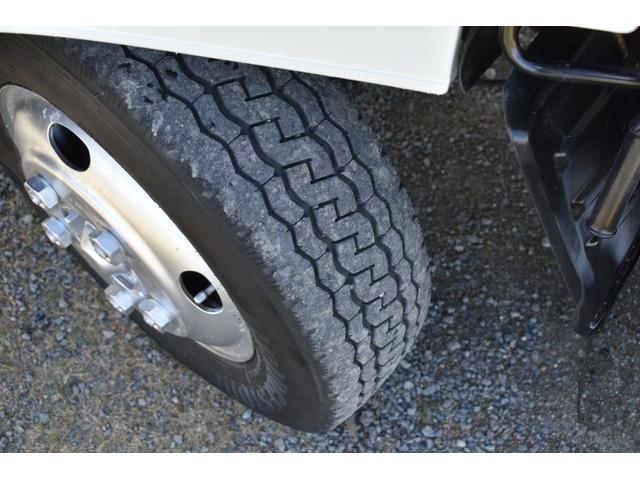 強化ダンプ 3トン深ダンプ 観音開き仕様 3ペダル 5速ミッション車 ディーゼル車 土砂禁ダンプ エアーバック 新品メッキバンパー メッキミラーカバー メッキコーナーパネル メッキグリル ロープフック左右5カ所(61枚目)
