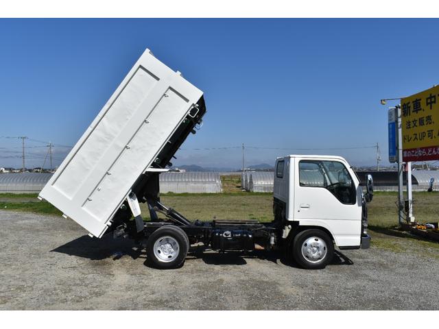 強化ダンプ 3トン深ダンプ 観音開き仕様 3ペダル 5速ミッション車 ディーゼル車 土砂禁ダンプ エアーバック 新品メッキバンパー メッキミラーカバー メッキコーナーパネル メッキグリル ロープフック左右5カ所(77枚目)