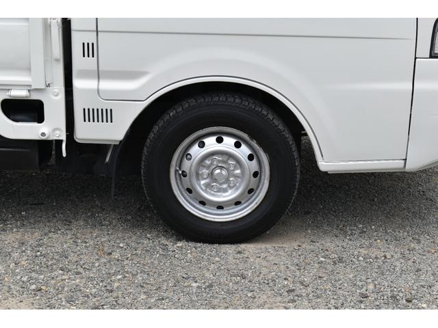 ボンゴトラック ＤＸ　ＥＴＣ　買取車両　荷台鉄板加工　集中ドアロック　乗車定員３人　積載量８５０キロ　パワステアリング　ガソリン車両　５速ミッション　３ペダル　白色再塗装　バンパー白塗装　荷台内寸　２４６　１５９　エアコン（59枚目）