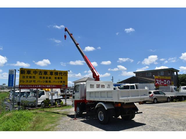 　４段ユニック　ラジコン　ダンプ　左右ドア開閉　乗車定員３人　積載量３０５０キロ　長さ５１６　幅２１０　高さ２７５　ディーゼル車　電格ミラー　エアコン　パワーウインドウ　パワーステアリング(48枚目)