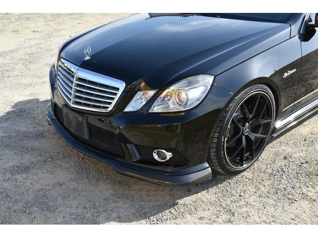 Ｅ３５０　アバンギャルド　ローダウン　ユーザー買取車　ＥＴＣ　社外アルミホイール　社外マフラー　ハーフエアロ　社外ＬＥＤテール　ウイング　メッキミラーカバー　右ハンドル　フルセグ　走行中視聴可能　プッシュスタート　スワロフスキ(63枚目)