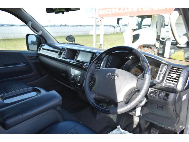 ハイエースワゴン ＧＬ　パワースライドドア　ドラレコ１５ＡＷ　ローダウン　新品パナソニックナビ　フルセグ　ＤＶＤ再生　バックカメラ　フリップダウンモニタ　ハーフエアロ　シートカバー　キーレス　ＬＥＤテール　社外ミラー　ＥＴＣ（5枚目）