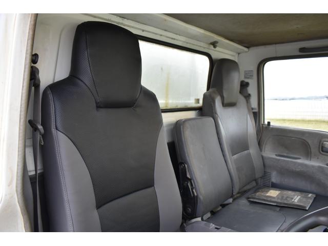 エルフトラック 　３トン深ダンプ　観音開きドア　パワステアリング　パワーウィンドウ　ＡＢＳ　ＥＴＣ　シート運転席張替え済み　白色再塗装済み　土砂禁車両　乗車定員３人　型式ＢＤＧ－ＮＫＲ８５ＡＮ　積載量３０００キロ　６速（5枚目）